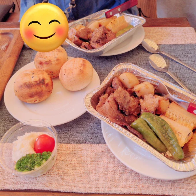 映え朝ごはんこの時期のグランピング、料理が冷めていく早さとの戦いww 