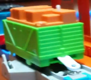 paperstuffs's tweet photo. thinking of making a custom annie shell to use (like the old talking thomas annie but short) on that green truck chassis, probably the only thing about the set that's a little odd to me https://t.co/Z6Fo8Zzkw7