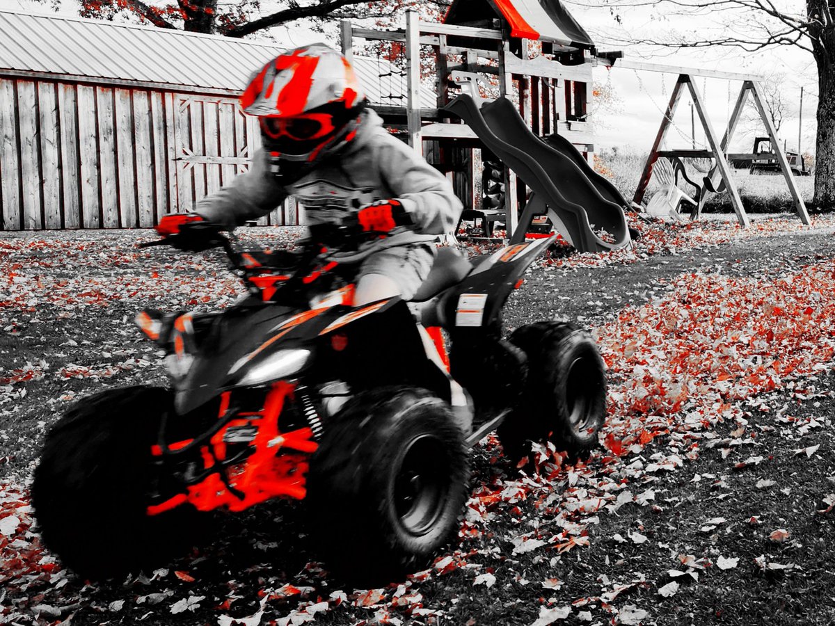 teamfoster_4's tweet photo. Colton taking a ride around the yard. https://t.co/dW2sUj706j