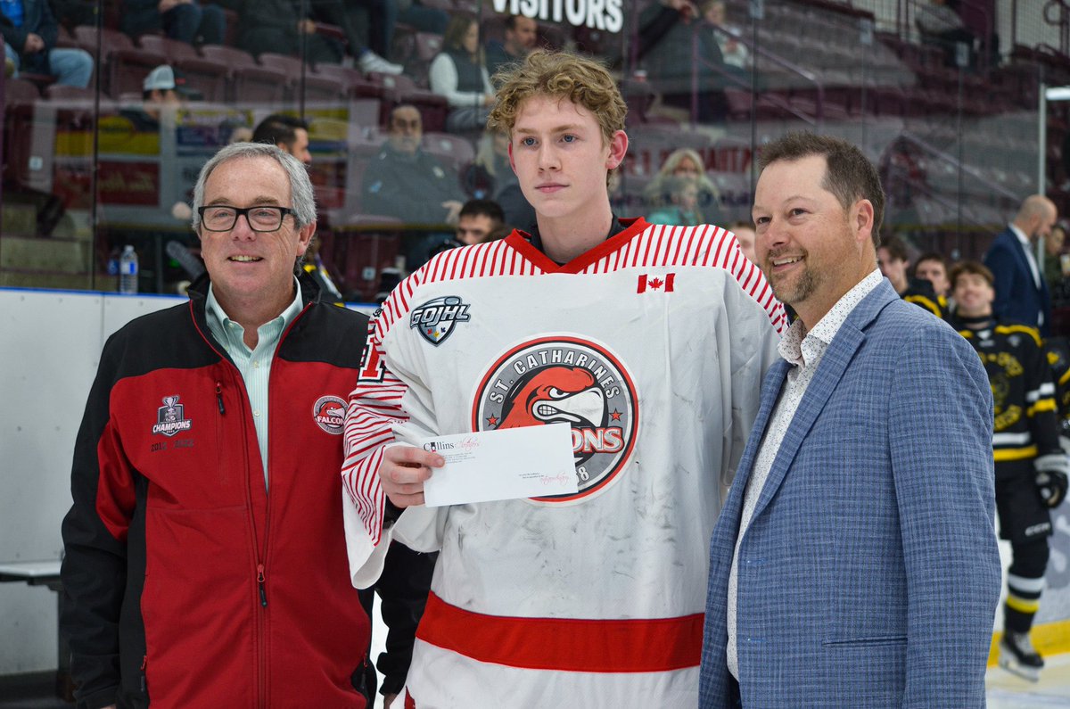 StCathFalcons's tweet photo. Just a goalie doing @GOJHL Goalie of the Month things🤭

#2GrapesAndATowel | #LetsGoFalcs https://t.co/h3wIaLhDkg