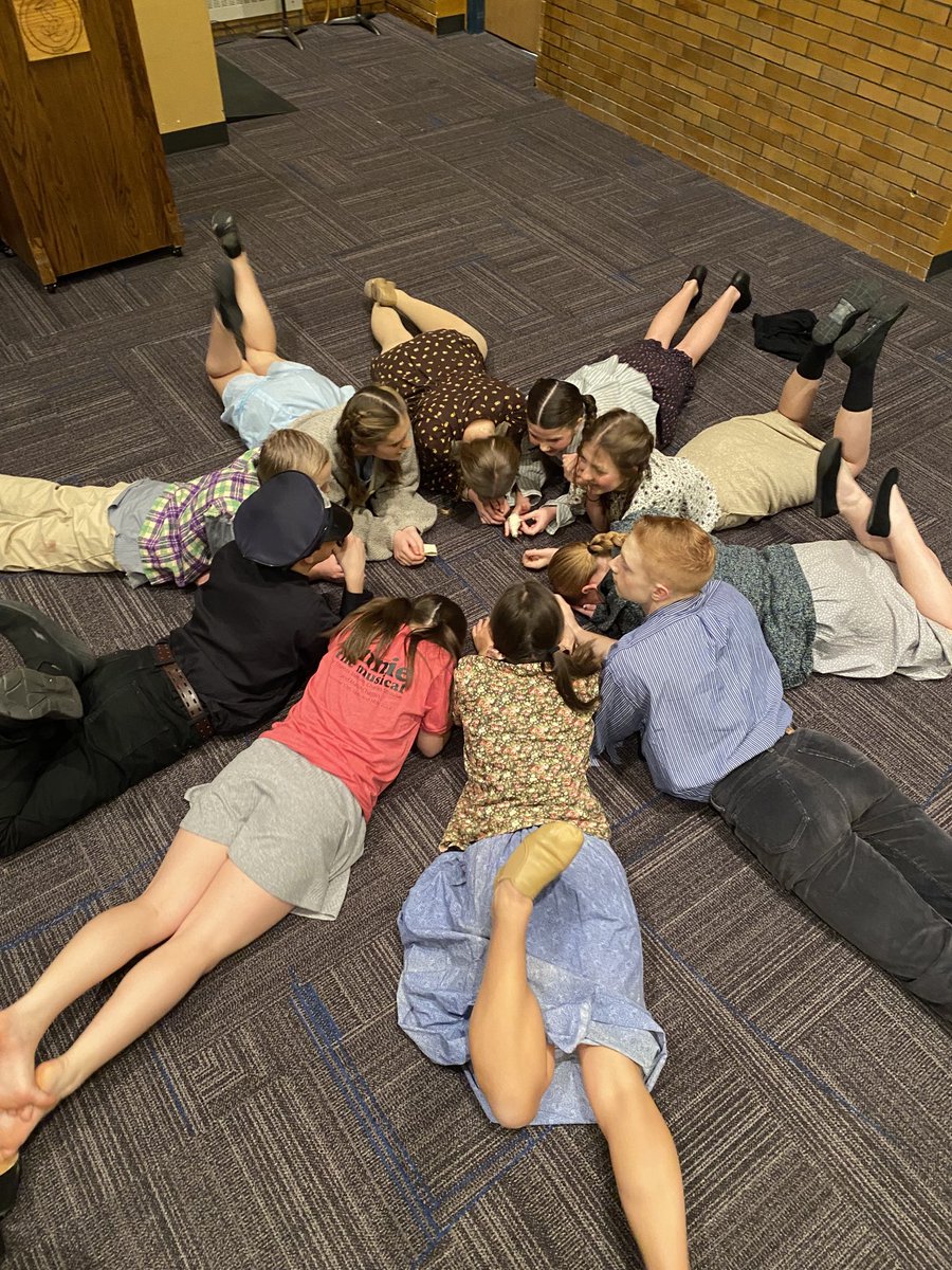 SusanJystad's tweet photo. Pre-show conversations…
⁦@stcharlesschool⁩ https://t.co/DlMOHM1t6X