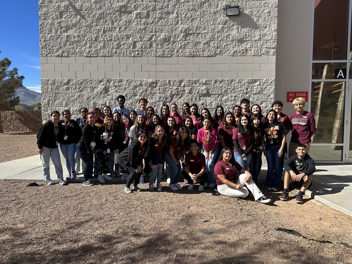 AHSGoldenEagles's tweet photo. We had a great time reading to  @TomLeaES for Read Across the District today!  Thank you for having us! @ELPASO_ISD @AndressVolleyb1 @IbAndress 
@ODPHIRuben https://t.co/YInx31xAje