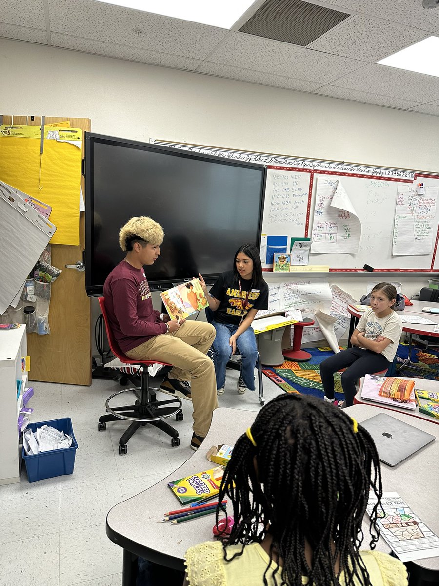 AHSGoldenEagles's tweet photo. We had a great time reading to  @TomLeaES for Read Across the District today!  Thank you for having us! @ELPASO_ISD @AndressVolleyb1 @IbAndress 
@ODPHIRuben https://t.co/YInx31xAje