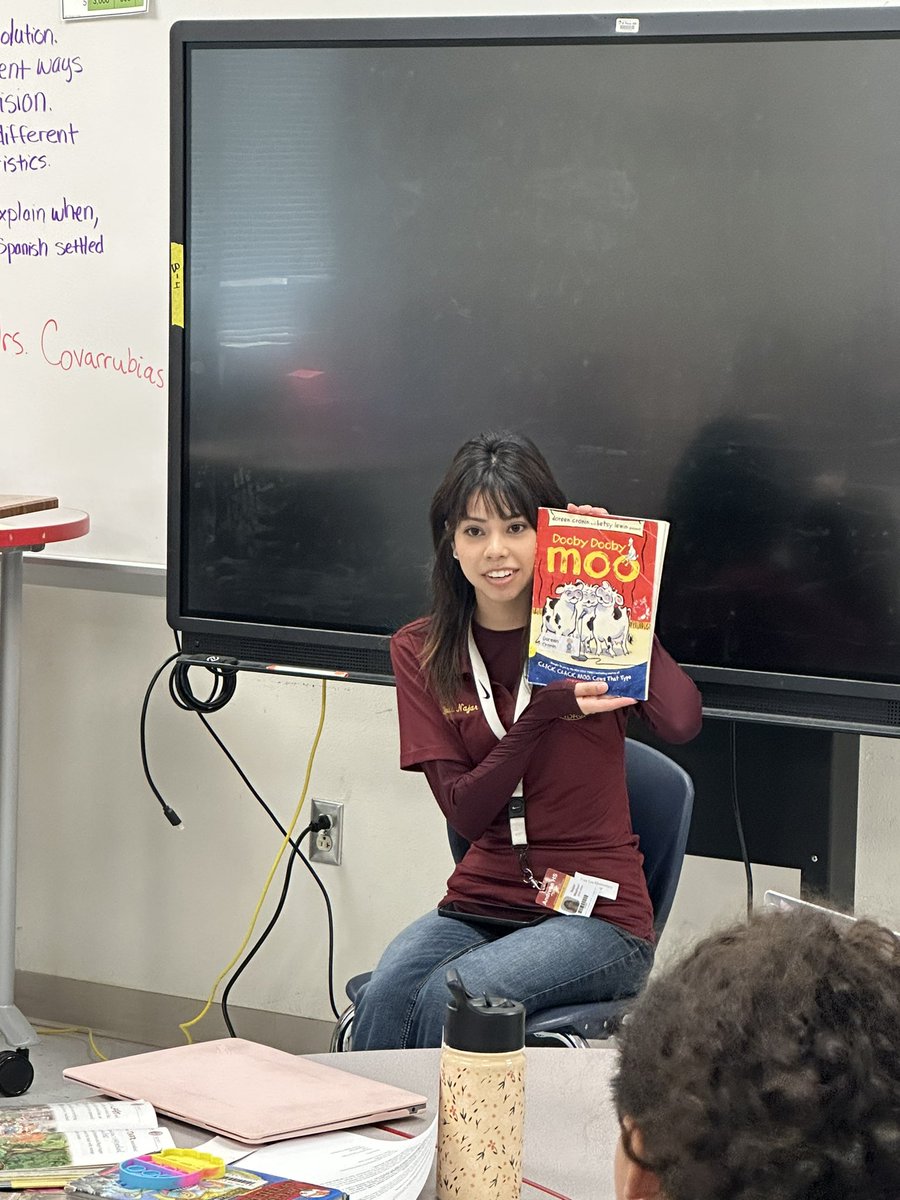 AHSGoldenEagles's tweet photo. We had a great time reading to  @TomLeaES for Read Across the District today!  Thank you for having us! @ELPASO_ISD @AndressVolleyb1 @IbAndress 
@ODPHIRuben https://t.co/YInx31xAje