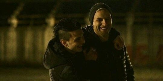 llyfrausandrain's tweet photo. lui prima sorrideva sempre #suburraeterna https://t.co/6sQzBN7Dym