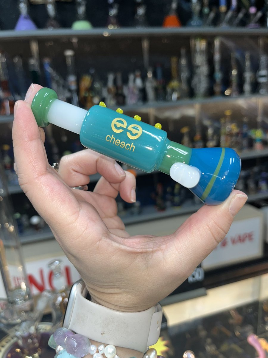 WildLeafTobacco's tweet photo. Elevate your smoking experience with our brand new arrivals- Cheech Glass Hand Pipes! Crafted for the connoisseur, these pipes offer the perfect blend of style and functionality. Choose your herb, light up, and enjoy the moment. #cheech #handpipes #glasspipes #smokeshop #wildleaf https://t.co/K4Cn12ALJ6