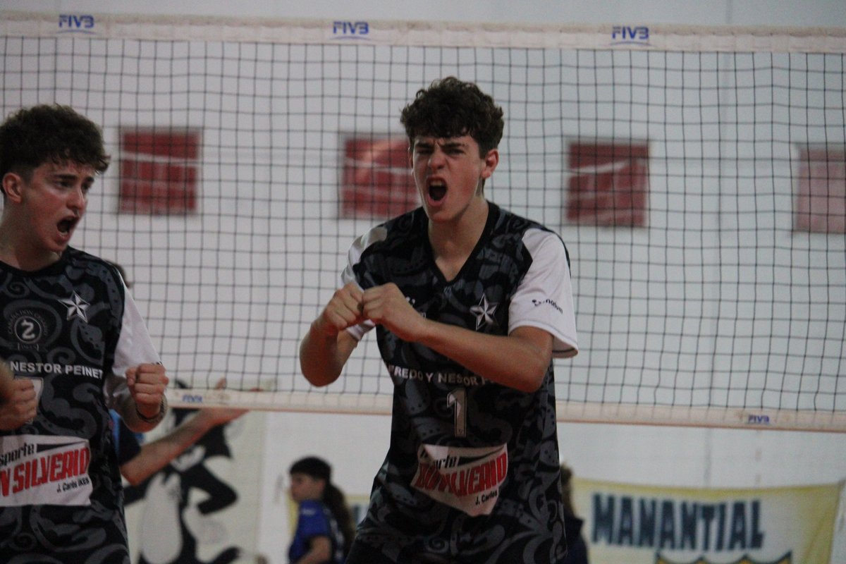 Voley_FeVA's tweet photo. Copa Argentina Sub 14: ¡Provincial- A. Sastre y Ciudad-Racing de La Pampa, las finales 🙌!

🏆Semifinales

✅Femenino
A. Sastre 3 - Ciudad 0
Provincial 3 - River 1

 🏐Final 18/11 15hs 

✅Masculino
Racing LPA 3 - Lomas 0 
Ciudad 3 - Pila 0

🏐Final 18/11 17hs https://t.co/8jr3lkamrG