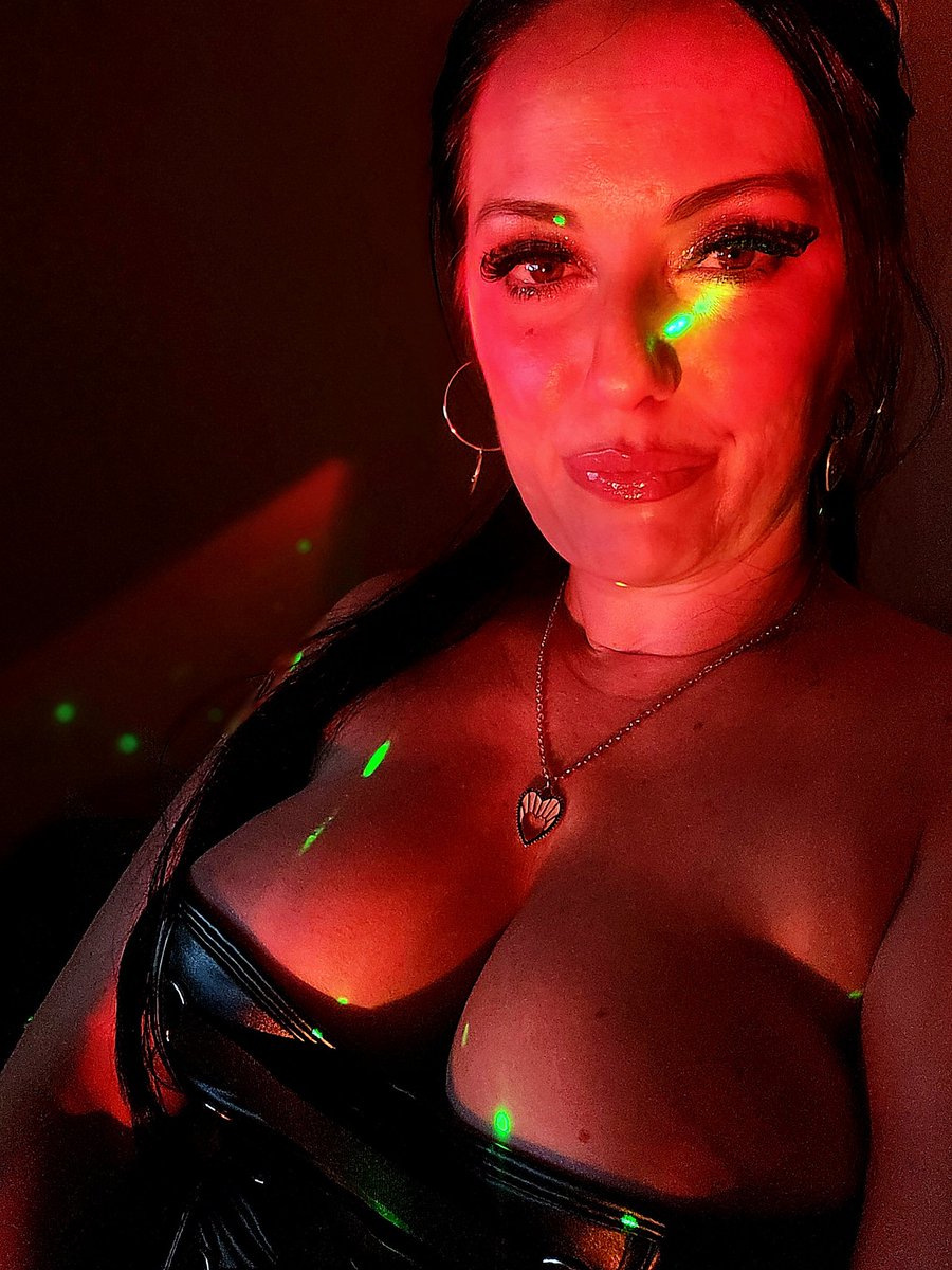 MissPleaseMee's tweet photo. Good night, pigs 🖕

#camcontacts #realloyalfans #loyalfanspromo #Mistress #slave #femdom #findom #ContentCreator #slave #fetish #leather #bigboobs https://t.co/nlPeO1ZmfC