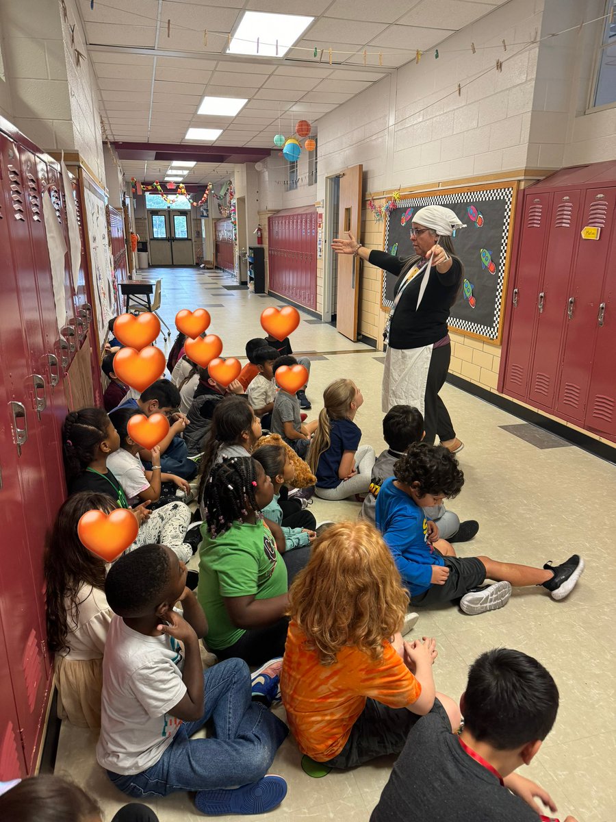 MissJohnsonNRE's tweet photo. First grade hopped aboard the Mayflower to explore the origin of Thanksgiving! Queen of costumes strikes again  #proud2beNRE #RISDWeAreOne https://t.co/BfPOMrjOPr