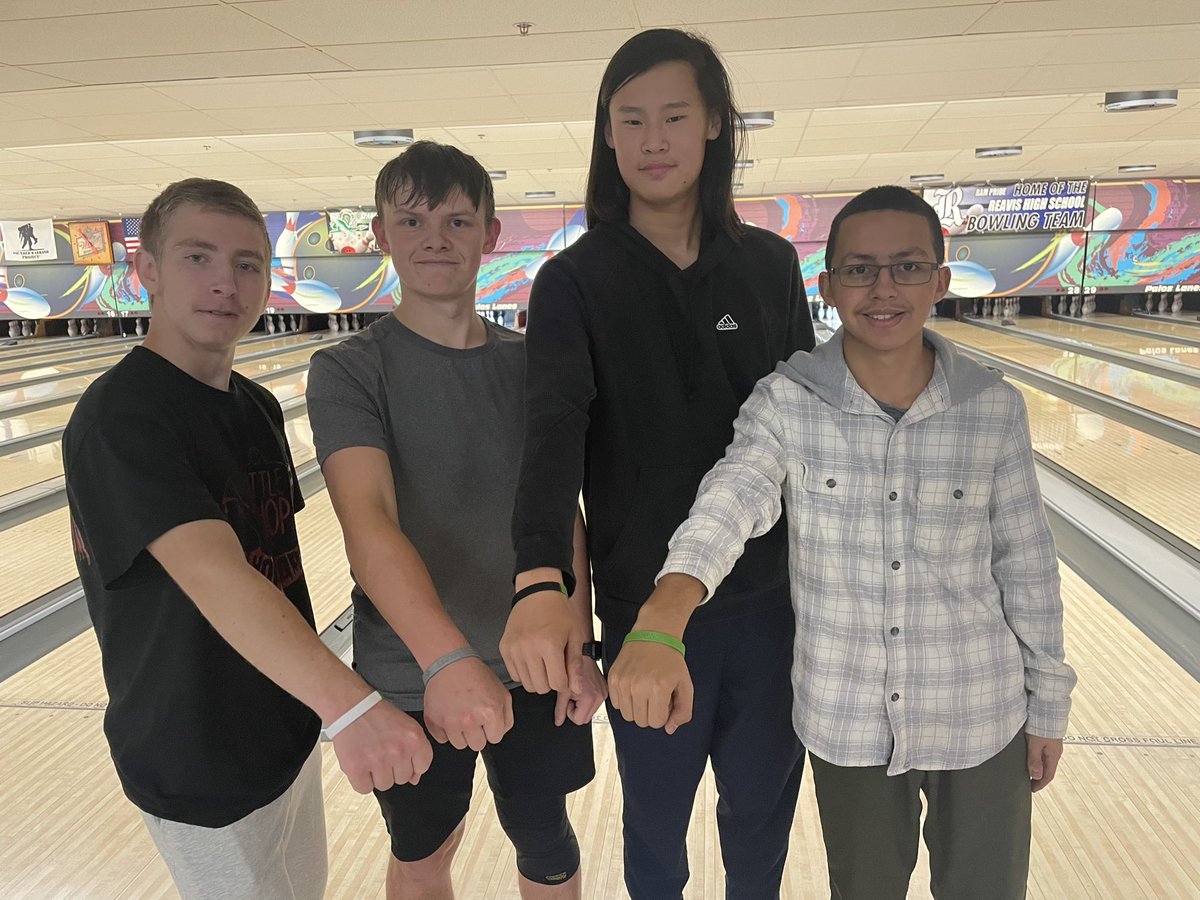 OLBoysBowling's tweet photo. These guys right here. They represent the best of being a Spartan athlete and our Core Principles.

Luke- Sportsmanship
Jake- Perseverance
Charlie- Respect
Jesse- Dedication

Good luck tomorrow at our Spartan Invite!
#olchspride https://t.co/z05wmx0VzK
