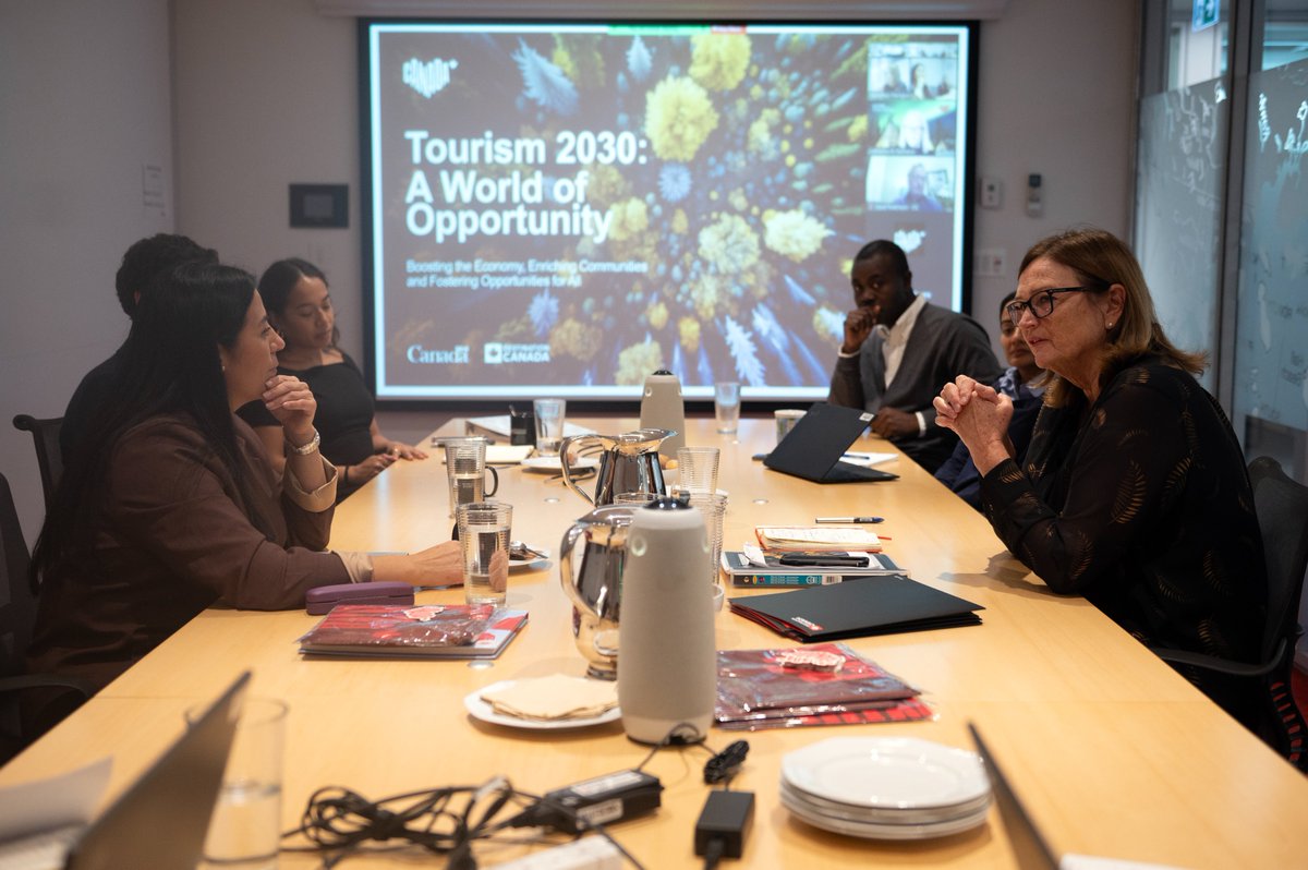 Destination Canada welcomed the Honourable @SorayaMartinezF, Federal Minister of Tourism, at DC’s Vancouver headquarters for a working session with our team.