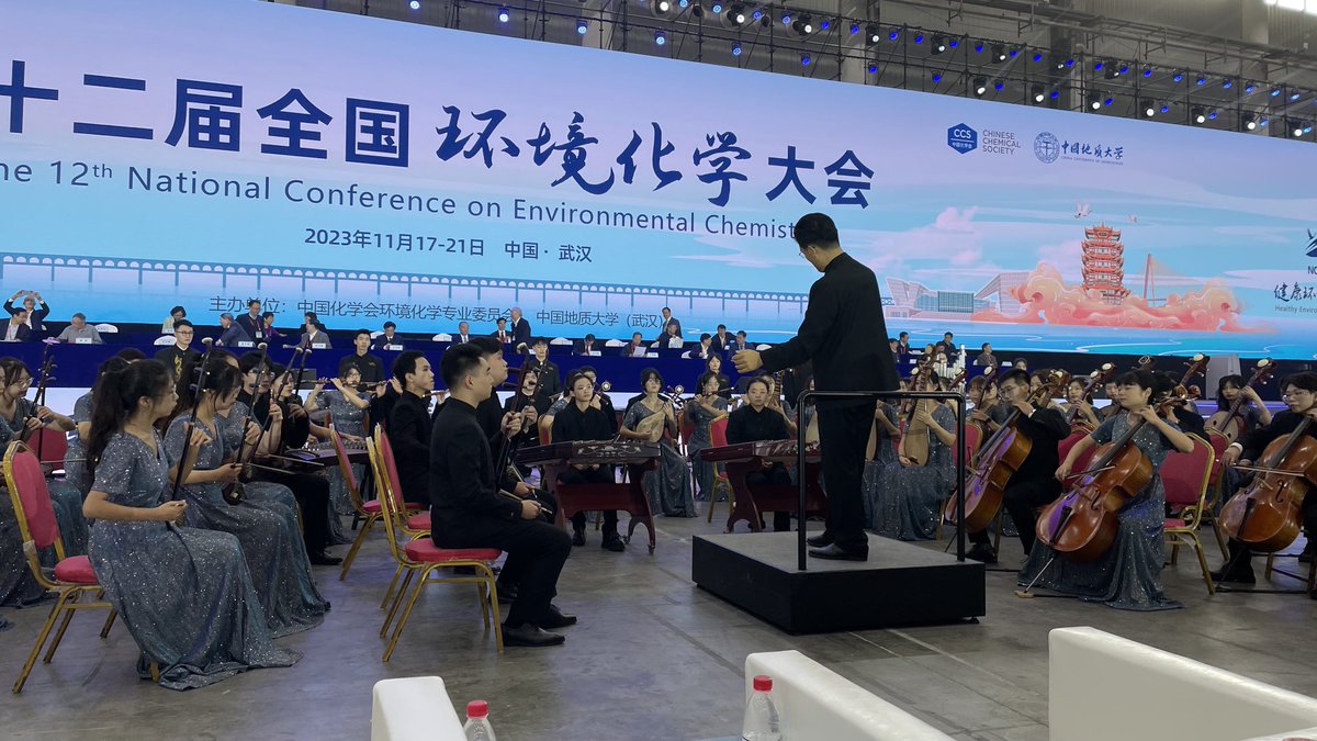Quite the way to kick off an environmental conference with a 100 string orchestra <a href="/newt/">Martar</a>