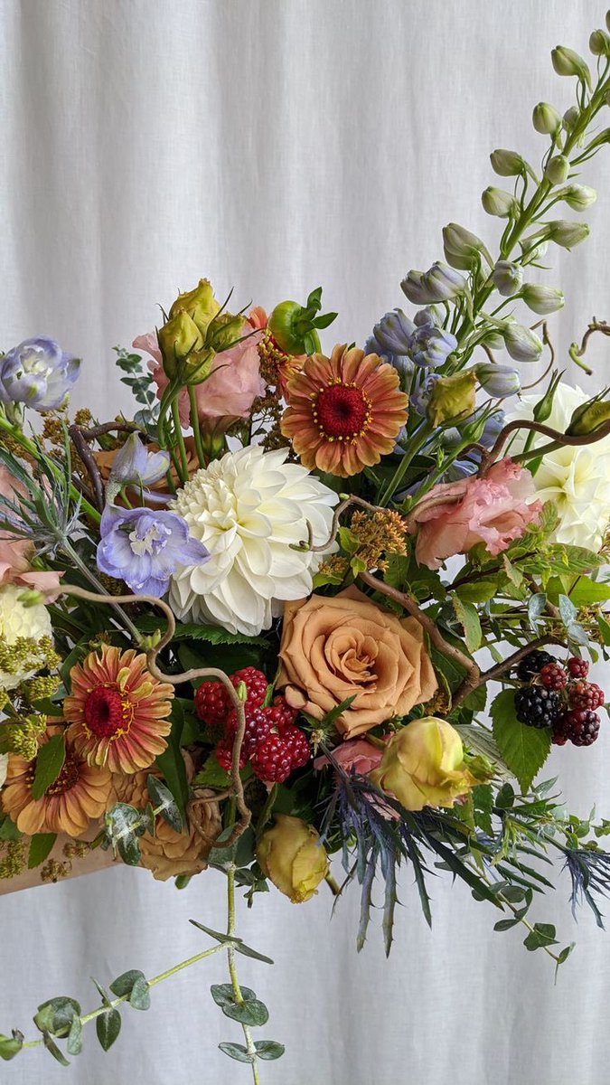 DrIng's tweet photo. go to pinterest and search:  
your name + bouquet core 
 your name + cake core  
your name + outfit core  
your name + landscape core https://t.co/bXsH7neV0F