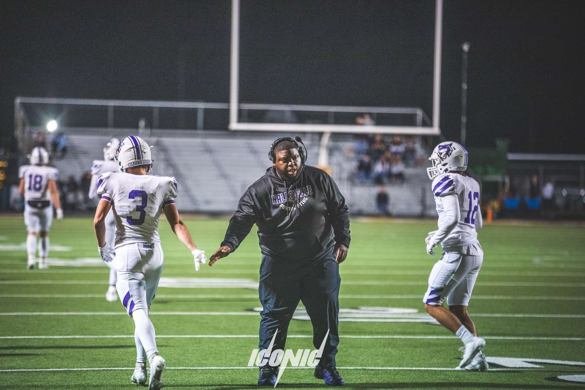 CoachEvans903's tweet photo. Through this past season there were TRIALS AND TRIBULATIONS but through it all I CANT DO NOTHING BUT THANK GOD!!! He put me here in HALLSVILLE, TEXAS for a REASON and I WILL forever BE thankful!!! #BLESSED #CoachEvans #BigTEX 🤠 #GoCats 🐾 #BobcatGRIT https://t.co/jyQtSqDszP