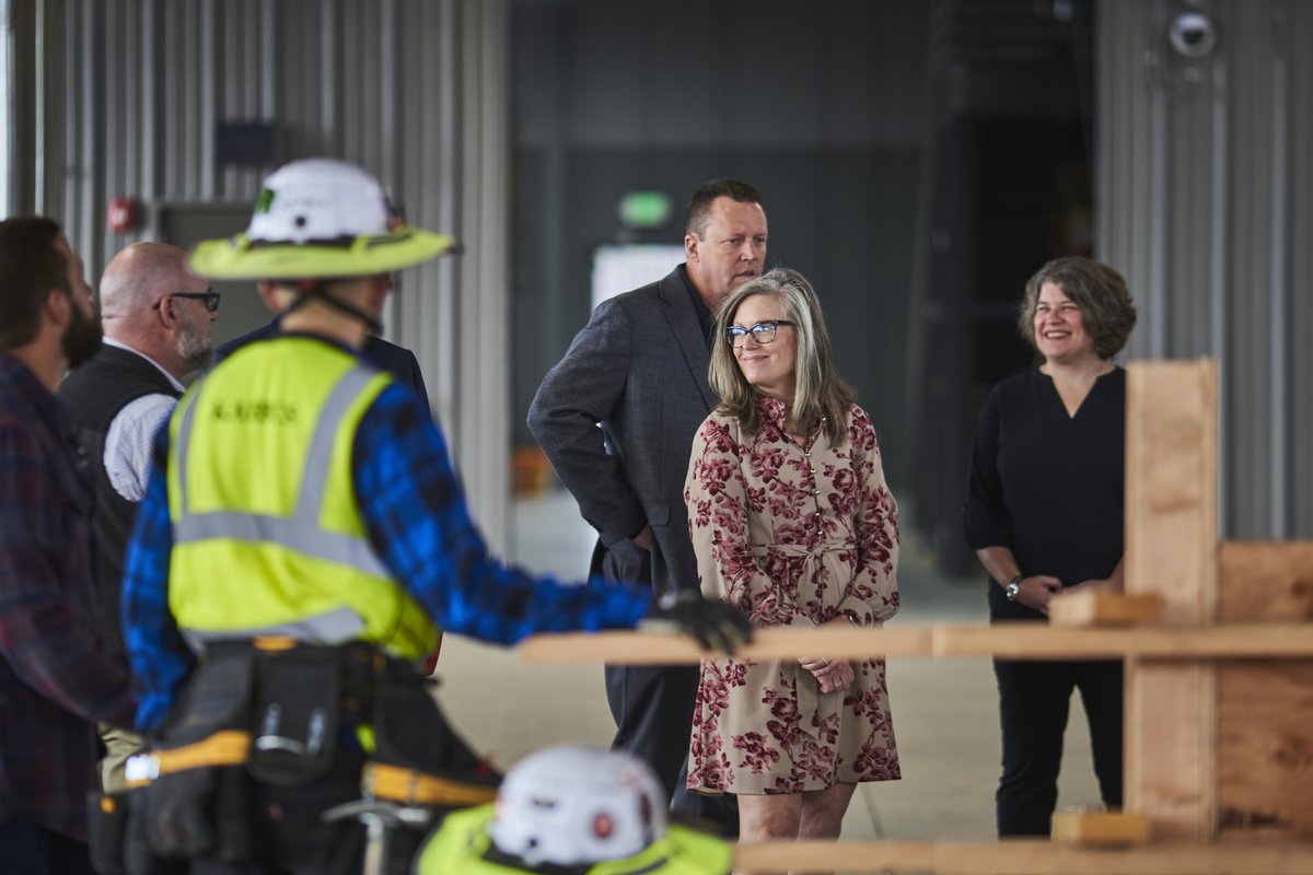 Sundt's tweet photo. Thank you @GovernorHobbs for visiting Sundt’s KAPBCS Training Center today to mark National Apprenticeship Week. We were proud to announce during the visit Sundt’s commitment to double its apprentices by 2026 in support of BuildItAZ.  

#NationalApprenticeshipWeek #builditAZ https://t.co/aObWJ2T4cU