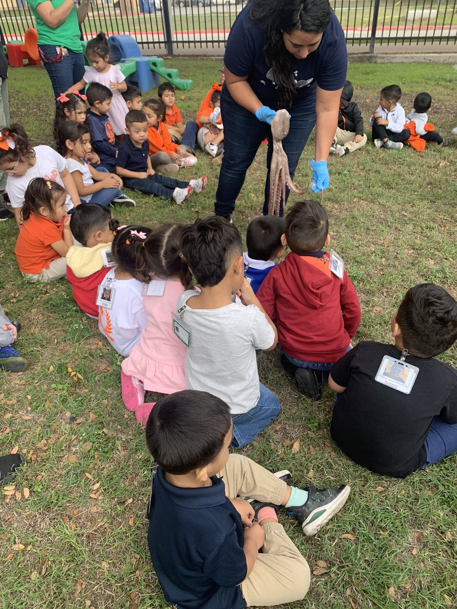 Such a great experience! Thank you <a href="/c_canales13/">Crystal Canales</a> for inviting us to take our learning of letter O to the next level! <a href="/JOSECARDENASECC/">Jose Cardenas ECC</a>