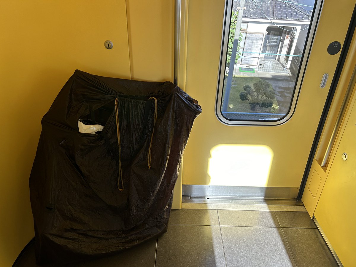 EWI_KOKOPELLI's tweet image. Laviewはデッキがとても広いので、輪行袋はデッキに置いてもいいね✌️

#Laview
#ロードバイク
#輪行
#輪行袋