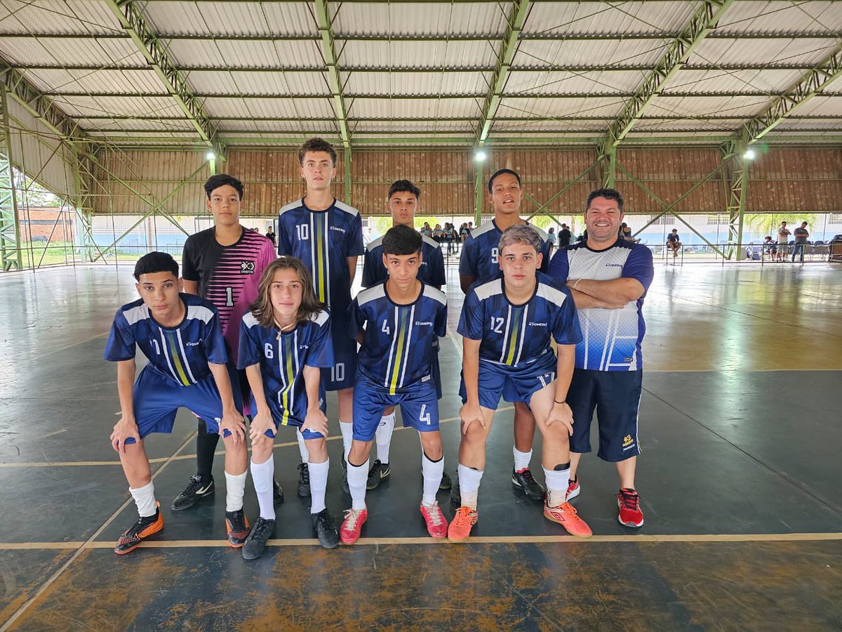 ObjetivoDF's tweet photo. A equipe de futsal masculino da unidade de Águas Claras ficou com o 3º lugar na disputa dos Jogos Escolares de Taguatinga após o placar de 5 x 2 nesta sexta-feira! 🏅

Avante, Objetivo! 🔥

📷: Reprodução/Colégio Objetivo DF https://t.co/n6E3ez1NZ6