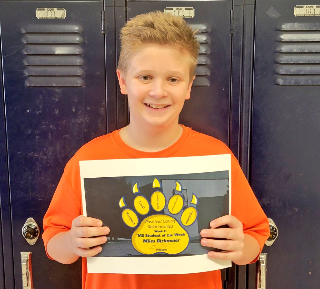 EV Middle/High School is proud to announce last week's 'Students of the Week':
High School - Jonathan Hoylman
Middle School - Miles Birkmeier
Also, congratulations to Jamie Hall & Jane Luetje on winning last week's 'Golden Paw' awards.