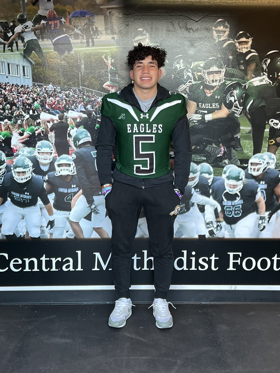 Deion Banks (@deionbanks1) on Twitter photo Thank you for the amazing visit today <a href="/CoachTenenoff/">Lee Tenenoff II</a> I had a great time and I’m blessed to say I have received my 2nd offer <a href="/Kpoofootball/">Kickapoo Football</a> <a href="/CassieLeuschen/">Cassie Leuschen Stewart</a> Thank you for the amazing visit today <a href="/CoachTenenoff/">Lee Tenenoff II</a> I had a great time and I’m blessed to say I have received my 2nd offer <a href="/Kpoofootball/">Kickapoo Football</a> <a href="/CassieLeuschen/">Cassie Leuschen Stewart</a>