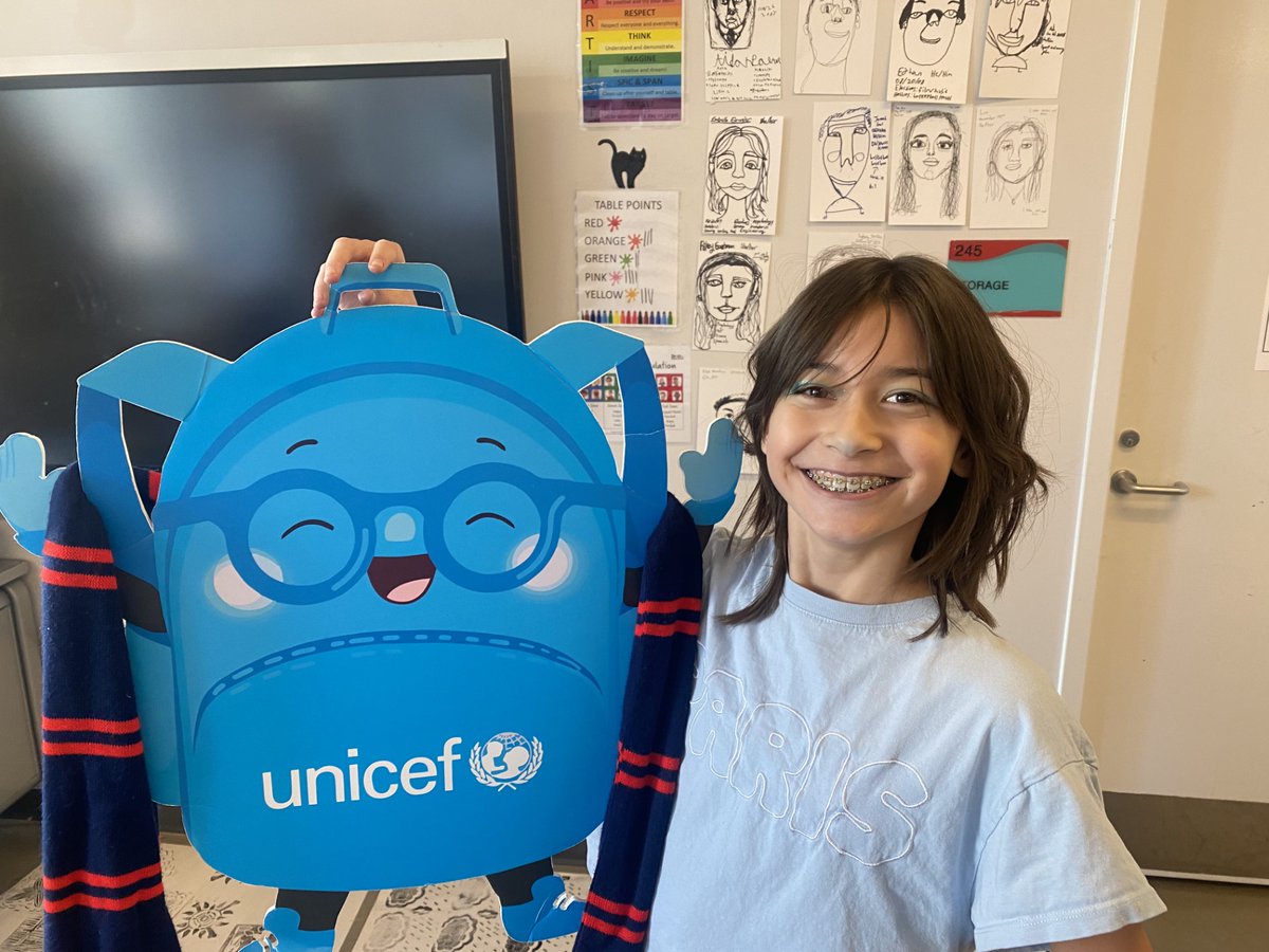 BISCSouthLoop's tweet image. We painted the school blue for World Children’s Day.
#NAEUnicef #NAEWorldChildrensDay #NAETheAmericas #WeAreBulldogs #CreateYourFuture #GoFurther #Changemakers #Limitless #AlwaysLearning #DrawnHere #NordAngliaEducation