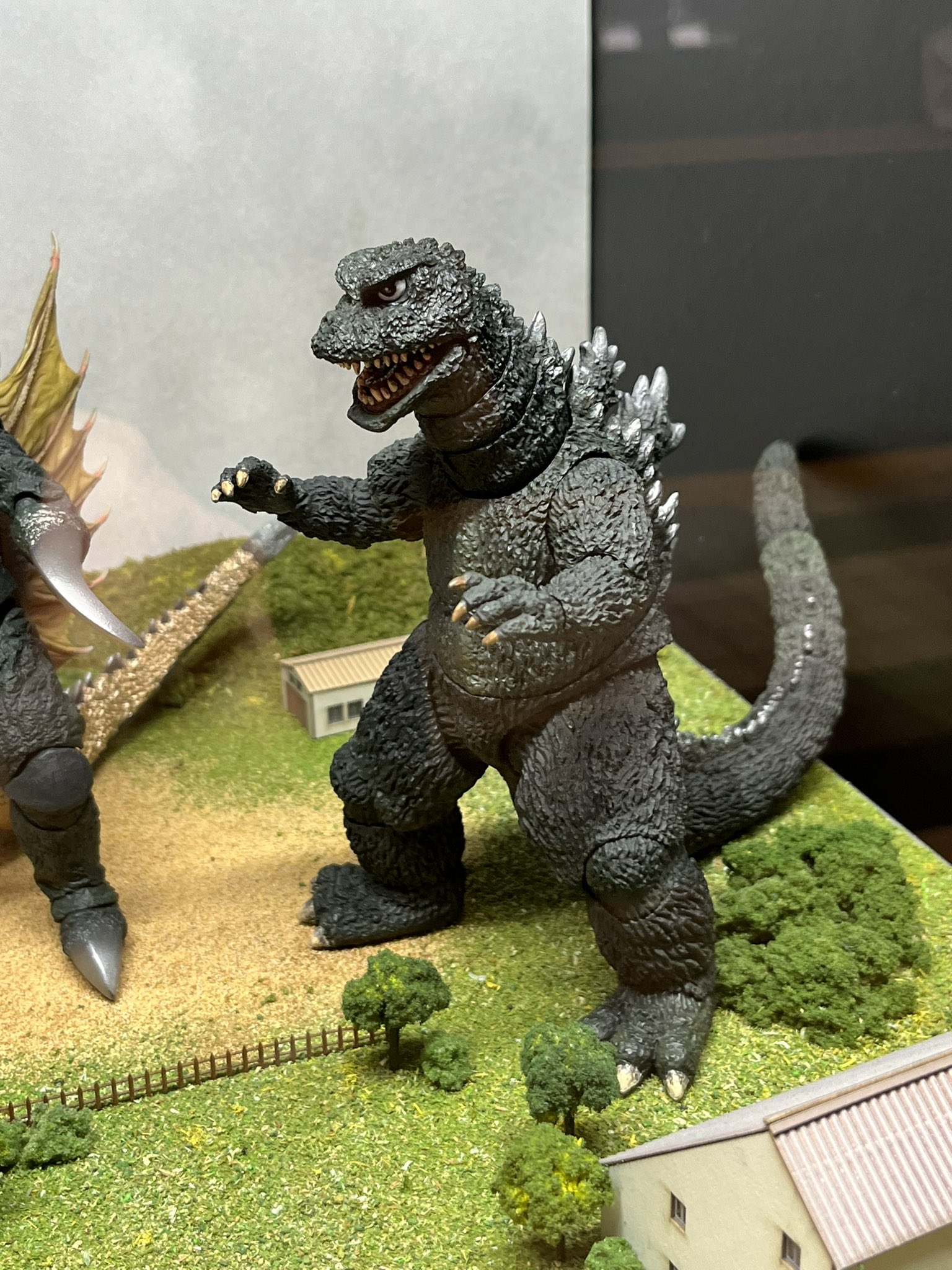 S.H.モンスターアーツ「地球攻撃命令 ゴジラ対ガイガン」ゴジラ (1972) Amazon.co.jp: TAMASHII NATIONS S.H.モンスターアーツ 地球攻撃