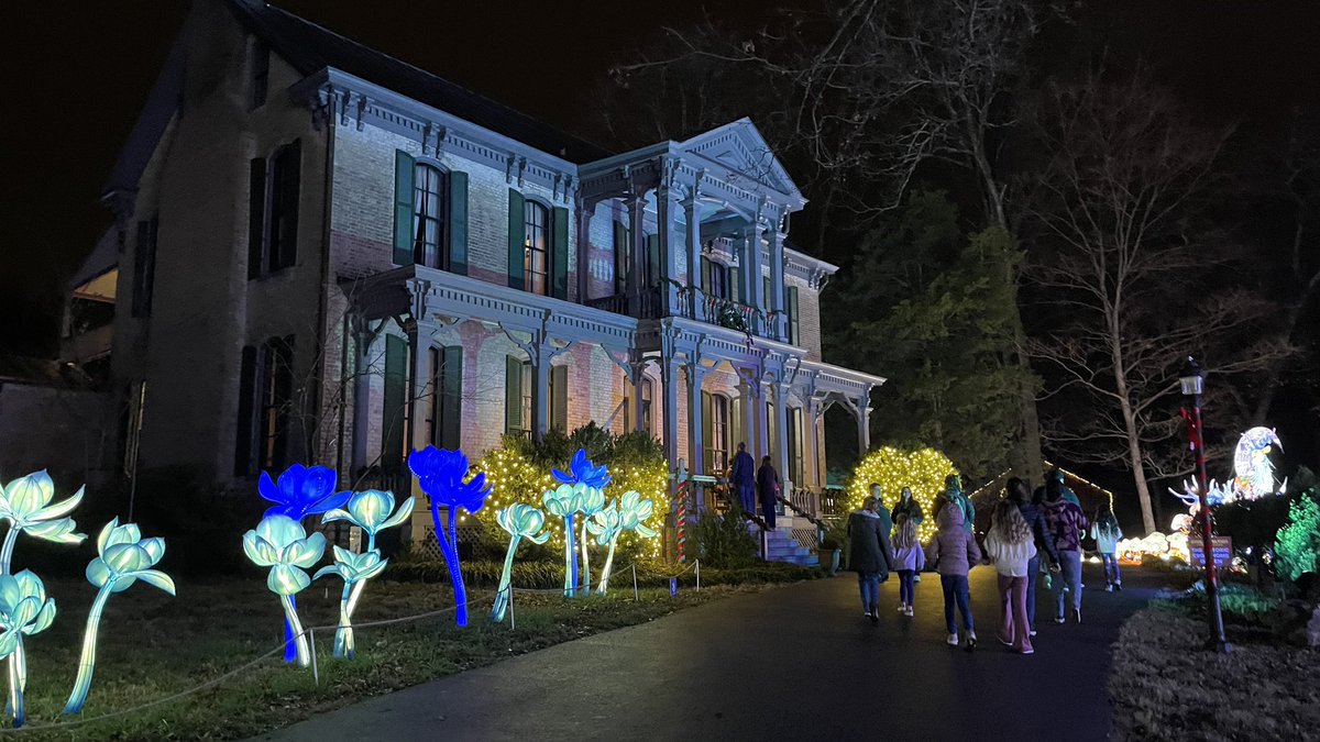 YarimCorreaPR's tweet photo. I��m ready for #Zoolumination this year. Y’all can’t miss this! @NashvilleZoo https://t.co/8kgMZ8xkeT