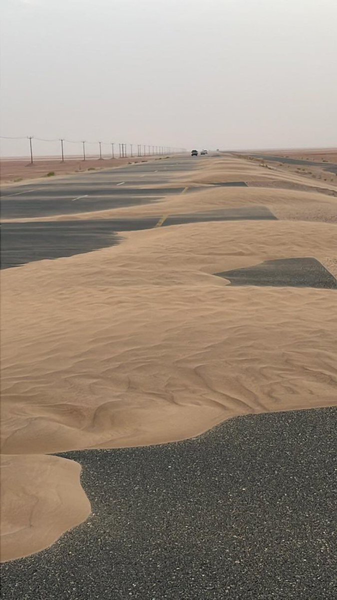 🚨🚨

رمال زاحفه على طريق #سناو_محوت بدء من منطقة الجديدة إلى الشريخة 

نداء للجهات المختصة بتخصيص معدات بشكل مستمر خصوصا خلال فصل الصيف نظرًا لهبوب الرياح الموسمية <a href="/mtcitoman/">وزارة النقل والاتصالات وتقنية المعلومات</a>