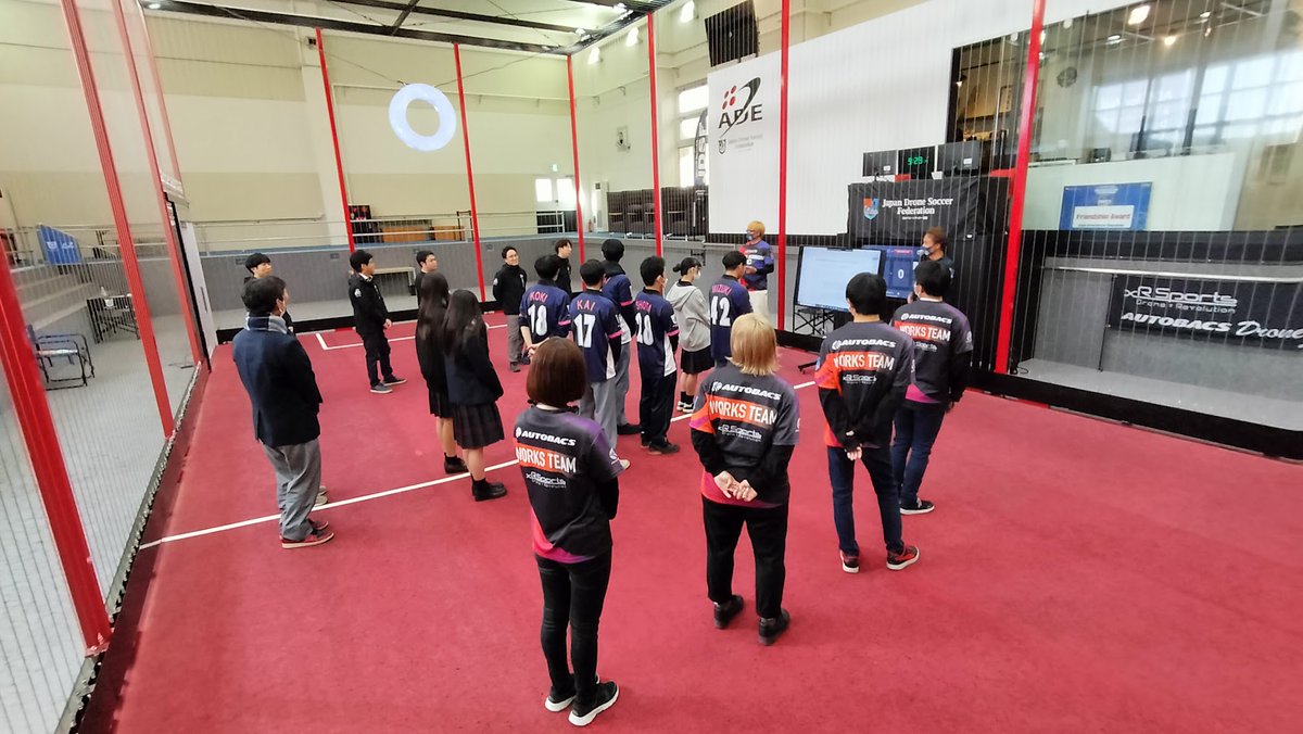 ab_drone's tweet photo. 今日はドローンサッカー公式大会「JDSF Official Cup Round 4 in OITA」をここ大分県別府市の【Drone Soccer Arena Oita Sanctuary】で開催します。
外は時折雪がちらつく寒さですが、選手の皆さんの気持ちは燃えていますよ！

#ドローンサッカー #日本ドローンサッカー連盟 https://t.co/4l8SokXjAm