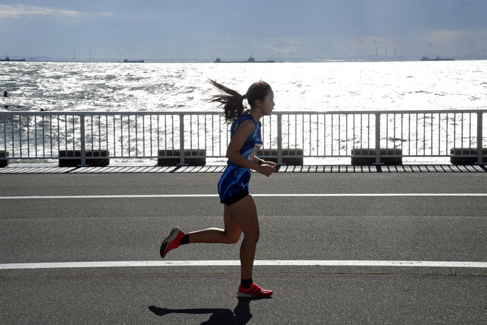 市制施行40周年記念　第1回浦安市市民駅伝競走大会（令和5年11月18日）｜浦安市公式サイト 

11月18日、総合公園沿いの護岸で、第1回浦安市市民駅伝競走大会が開催されました。東京湾を望む絶好のロケーションのコースでした🏃✨
#urayasu #浦安市

city.urayasu.lg.jp/shisei/koho/to…