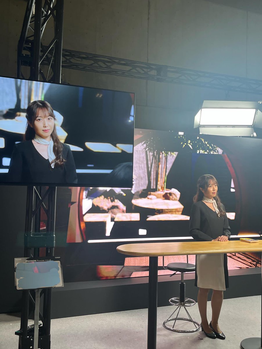 shi_saaa's tweet image. 昨日のInterBEEでは富士フイルム様のブースでバーチャルプロダクションのモデルをさせていただきました( &apos;ω&apos;)

アナウンサー風のセット楽しかったです( &apos;ω&apos;)✨

 #InterBEE  #interbee2023