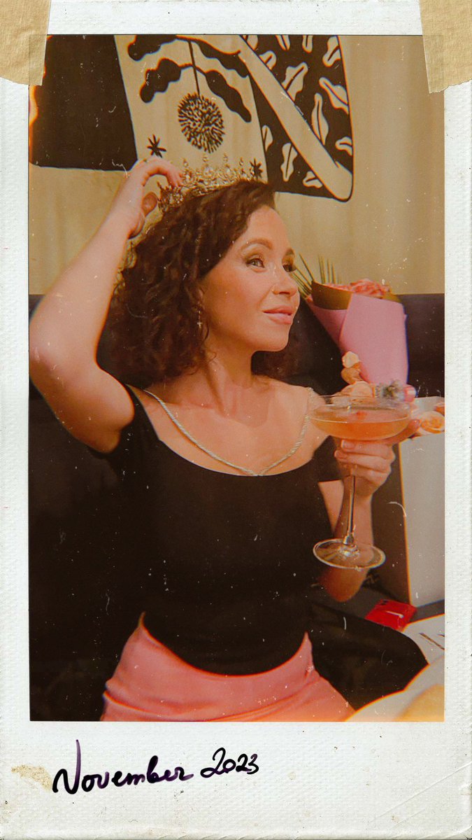 Bezuglaya212's tweet image. Happy day 9.11❤️‍🔥 #qween #NFTCommmunity #NFTArts