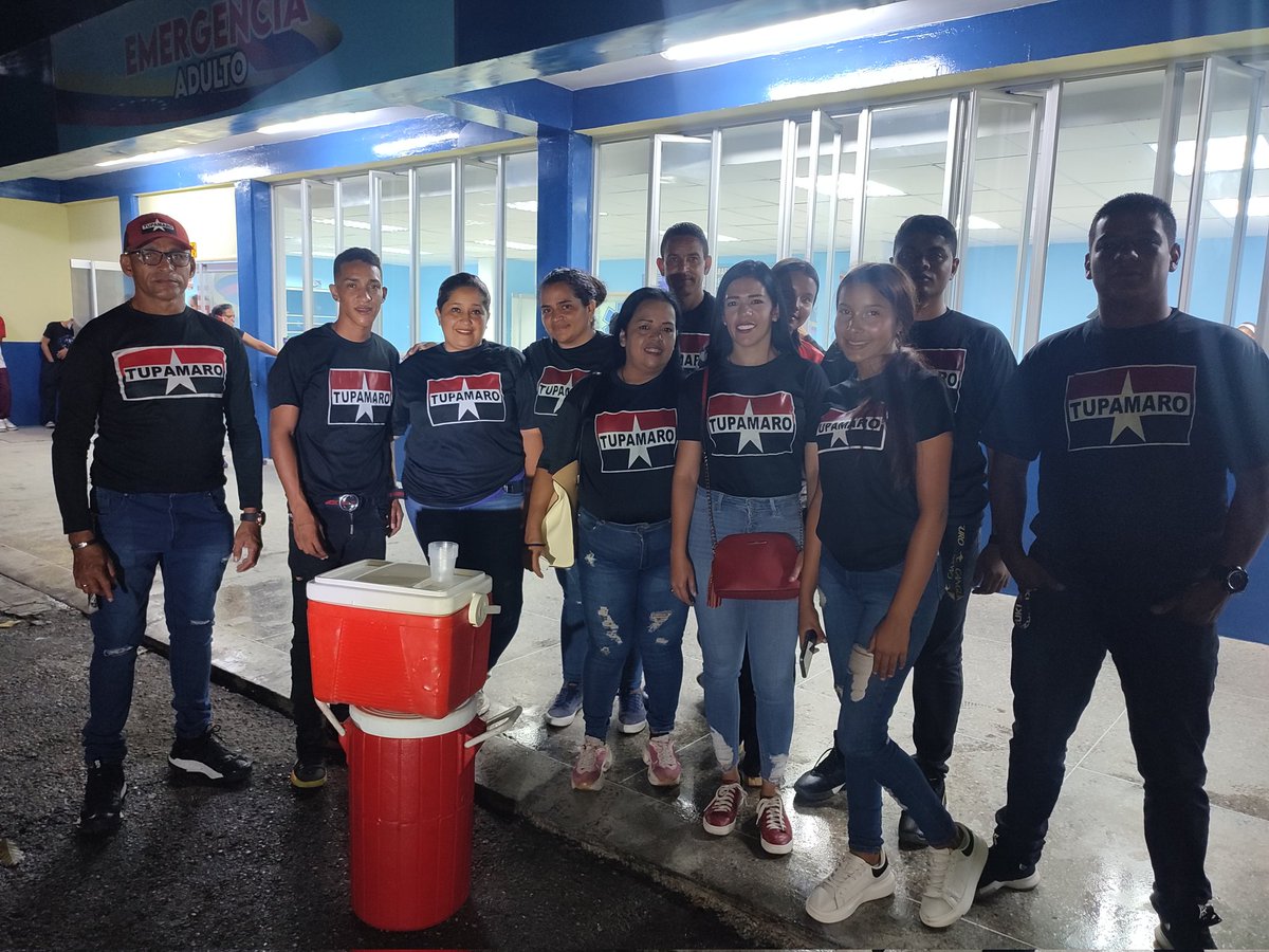 GuaricoMRT2's tweet photo. Desde el Mcpio @tupamaroroscio la tropa #TupamaroRebelde practicando la solidaridad con principios Revolucionarios desde el Hospital Israel Ranuarez Balza con el Tuparepazo.

#SoberaniaEsEsequibo 
#ComunaYProducción https://t.co/jJvaeqJvYK
