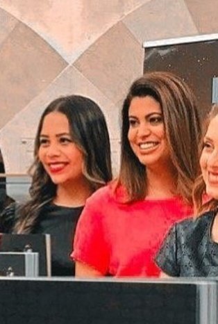 #FinalASucessão entro na tag e finalmente vejo tweets criticando a Cristiane Cardoso por suas heresias na #SérieReis.

Mas sou da época que as duas maiores fanfiqueiras que a Record já teve era essas. 👇🏽 #Reis