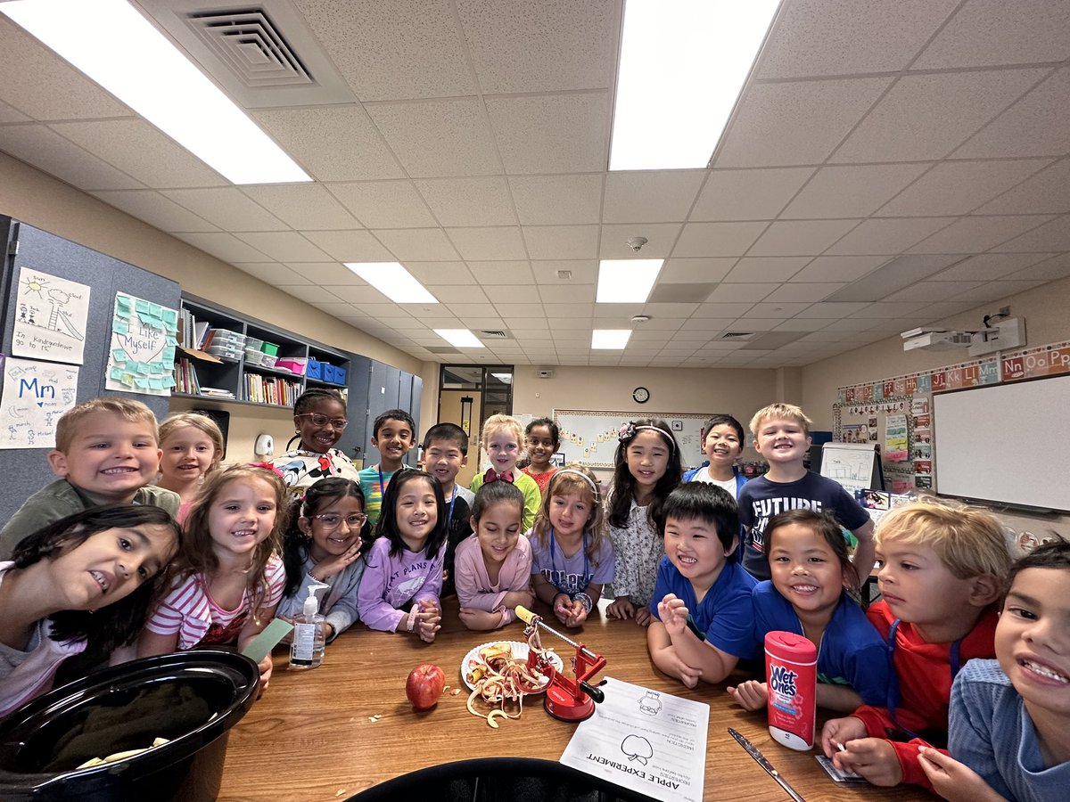 Baking cinnamon apples as we learned how heat can change physical properties of food and also make it pretty yummy 🥧😋 <a href="/TWEHowl/">Tom Wilson Elementary</a>