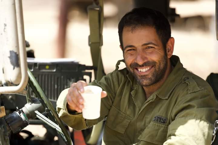 عاجل 🔻

مقتل النقيب "يعقوب ابرهام"  
و 3 جنود بستهداف مدرعتهم .

#دانيال_حداد #تركي_آل_الشيخ #ابو_عبيدة #غزة_تنزف #ดีเจโก 
#إسرائيل #طوفات_الاقصى