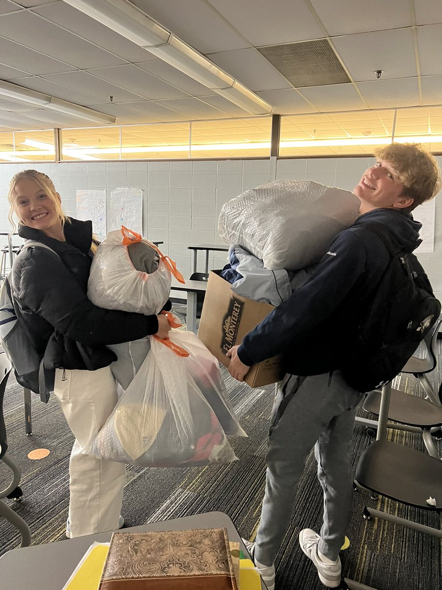 winterset_stuco's tweet photo. The Warmth Drive is over! Thank you to the community for all the warm clothes donated. They are now at CRISP! #wintersethuskypride https://t.co/MlIY6XZKnh