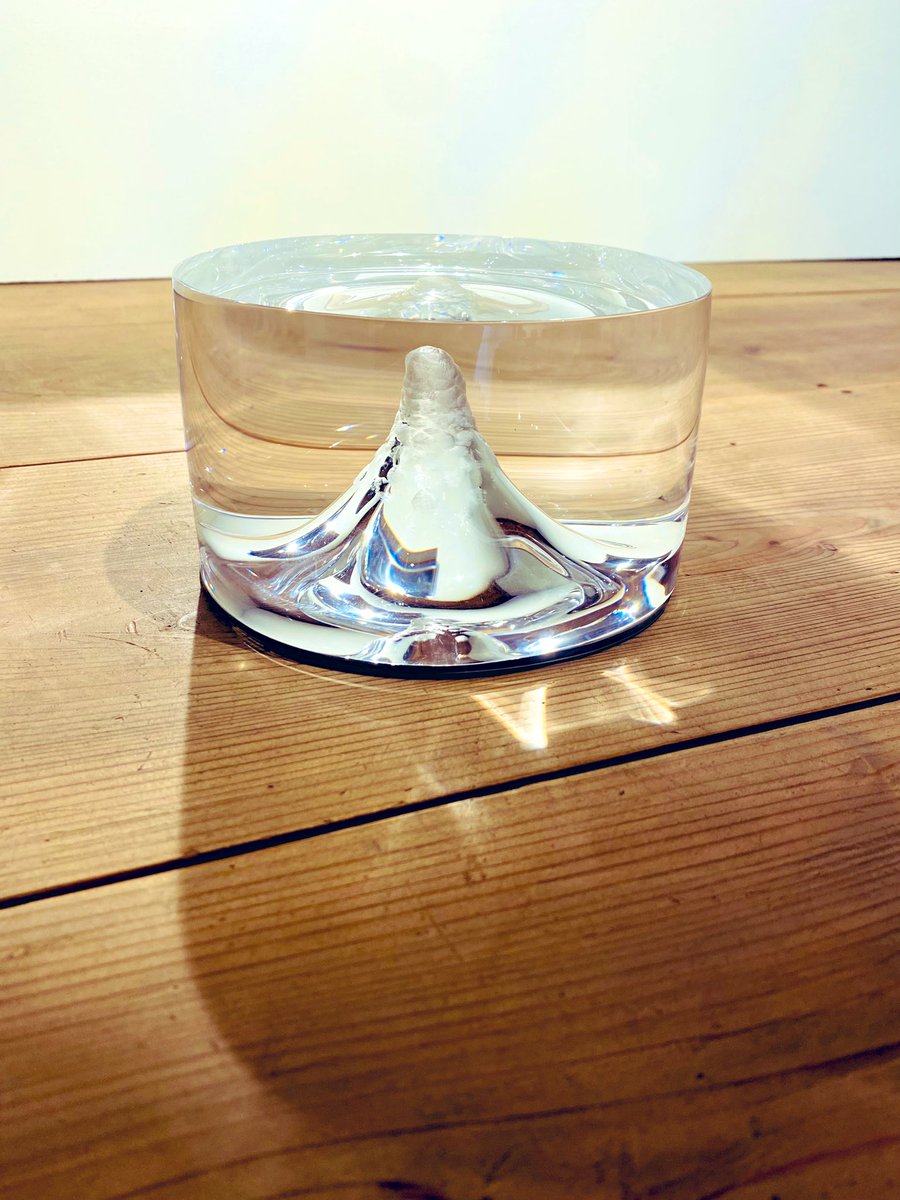 takaya44nagi's tweet photo. 昨日、立ち寄らせてもらいましたギャラリーnewrollさんより。

良き空間すぎてもうたまりません。

#岡野奏恵
#巳巳
#相田永美
#西澤利高 

#newrollselect.vol2
#newroll https://t.co/WFgfwJhtLS