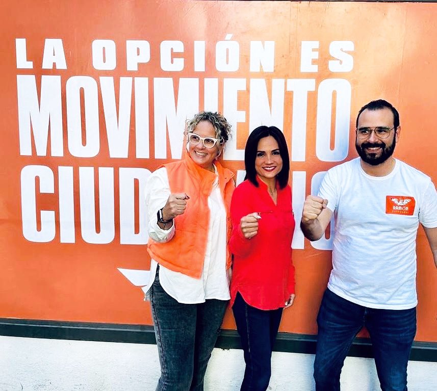 romasoca's tweet photo. El mejor equipo es aquel que trabaja unido para un futuro mejor 🧡🍊👊🏻@alidadb @RamonFdzS 
#MexicoTieneFuturo 
#ElFuturoEsNaranja https://t.co/oADqzvNLND