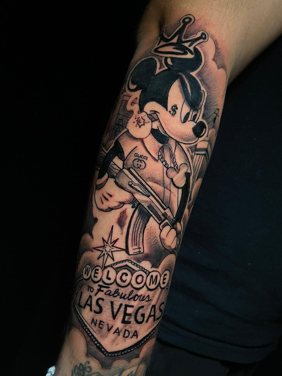 btw idk if yall knew it but i got a new tattoo hehhe