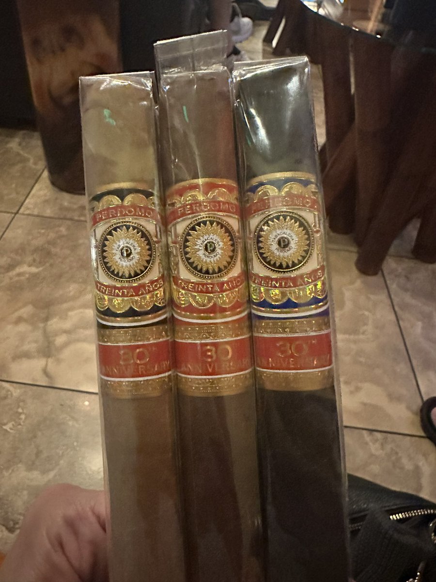CigarGirlFL's tweet photo. I have been looking forward to smoking these cigars since we heard about them on the factory tour 3.5 years ago. Smoking the Sungrown now, will smoke the Maduro next and will start tomorrow with the Connecticut. https://t.co/9yWP08YYmQ