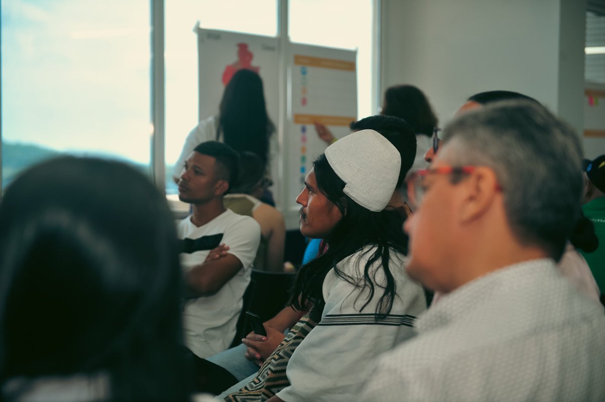 MinEnergiaCo's tweet photo. Celebramos la diversidad de saberes en compañía de la comunidad Arhuaca, con quienes repensamos y exploramos los orígenes de las problemáticas climáticase de manera conjunta https://t.co/bUOxqZUXYl