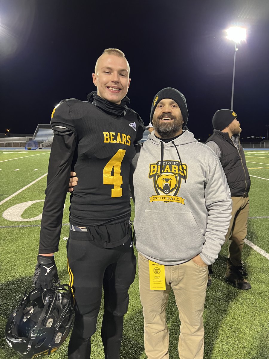 DMAX2191's tweet photo. Forever grateful for this football season. Thanks to the coaching staff, players, community, and most importantly the amazing senior class. Truly Blessed! @ByronMNFootball https://t.co/9yjl2bTNU0