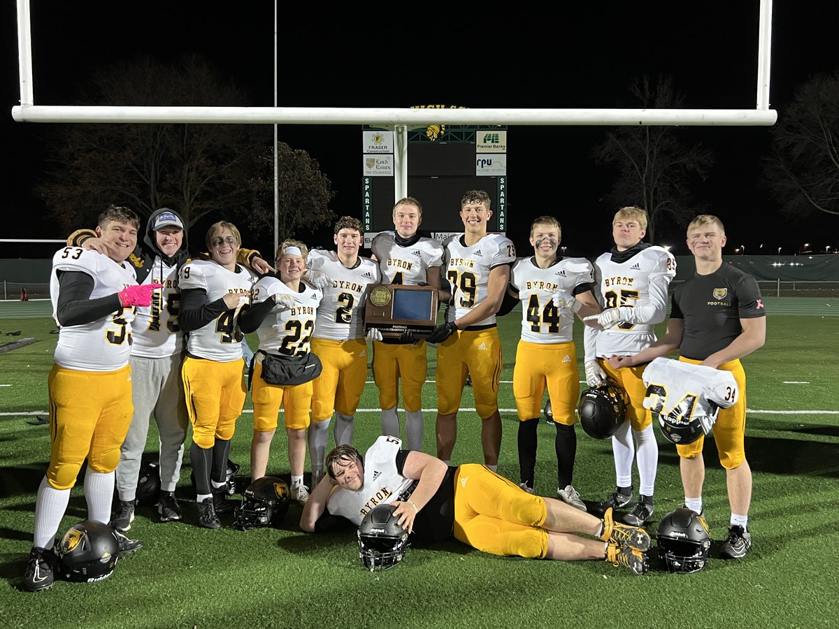 DMAX2191's tweet photo. Forever grateful for this football season. Thanks to the coaching staff, players, community, and most importantly the amazing senior class. Truly Blessed! @ByronMNFootball https://t.co/9yjl2bTNU0