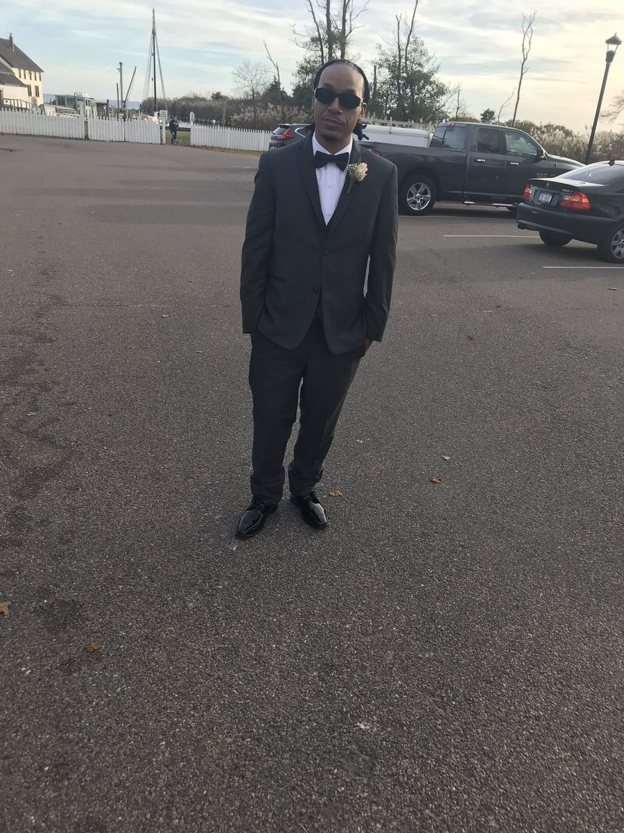 TheRealDuble93's tweet photo. Buzzin wedding vibez https://t.co/IPPhRCcxNu