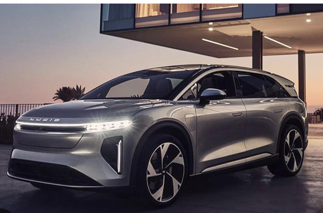 Thomas53506955's tweet photo. $LCID $QQQ $TSLA - Lucid GRAVITY - U Beauty!!! Finally a game changing material from Lucid at an affordable price!!!! As long as the order book rings big for this product, the company will stay. Let’s hope this brings in good fortunes to the investors as well. https://t.co/1dGIrxbXBz