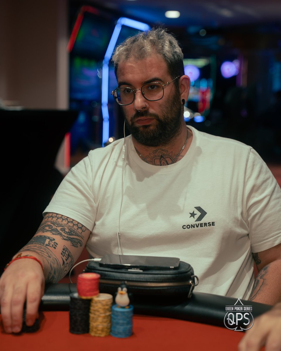 poker_red's tweet image. Aitor Villena @aivigar7  firma la medalla de bronce 🥉 en el Pokus Million KO de @WinamaxDeportes  por 42.295€.

El jugador mallorquín 🏖️ consiguió una tercera plaza en el torneo más importante de las Winamax Pokus Series.

📰poker-red.com/noticias/pinch…