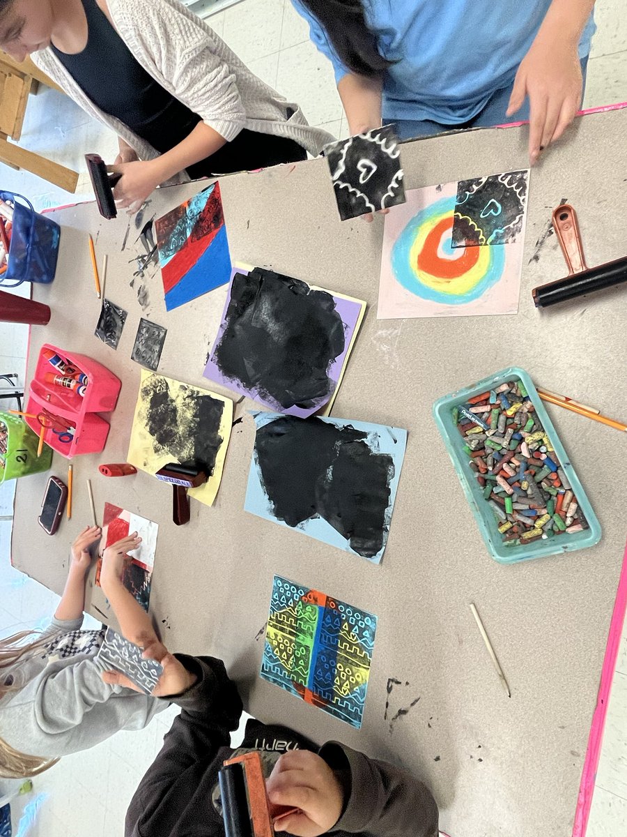 4th grade Carver artists are experiencing printmaking for the 1st time! Excellent job with radial symmetry and learning the technique <a href="/CarverESCubs/">Carver Elementary</a> <a href="/MerrittWenitra/">Wenitra Merritt</a> <a href="/WCPSS_Arts/">WCPSS Arts Education</a> <a href="/NCArtEdA/">NCAEA</a> <a href="/theartofed/">The Art of Education University</a> @CrayolaEdu <a href="/Artsonia/">Artsonia</a>