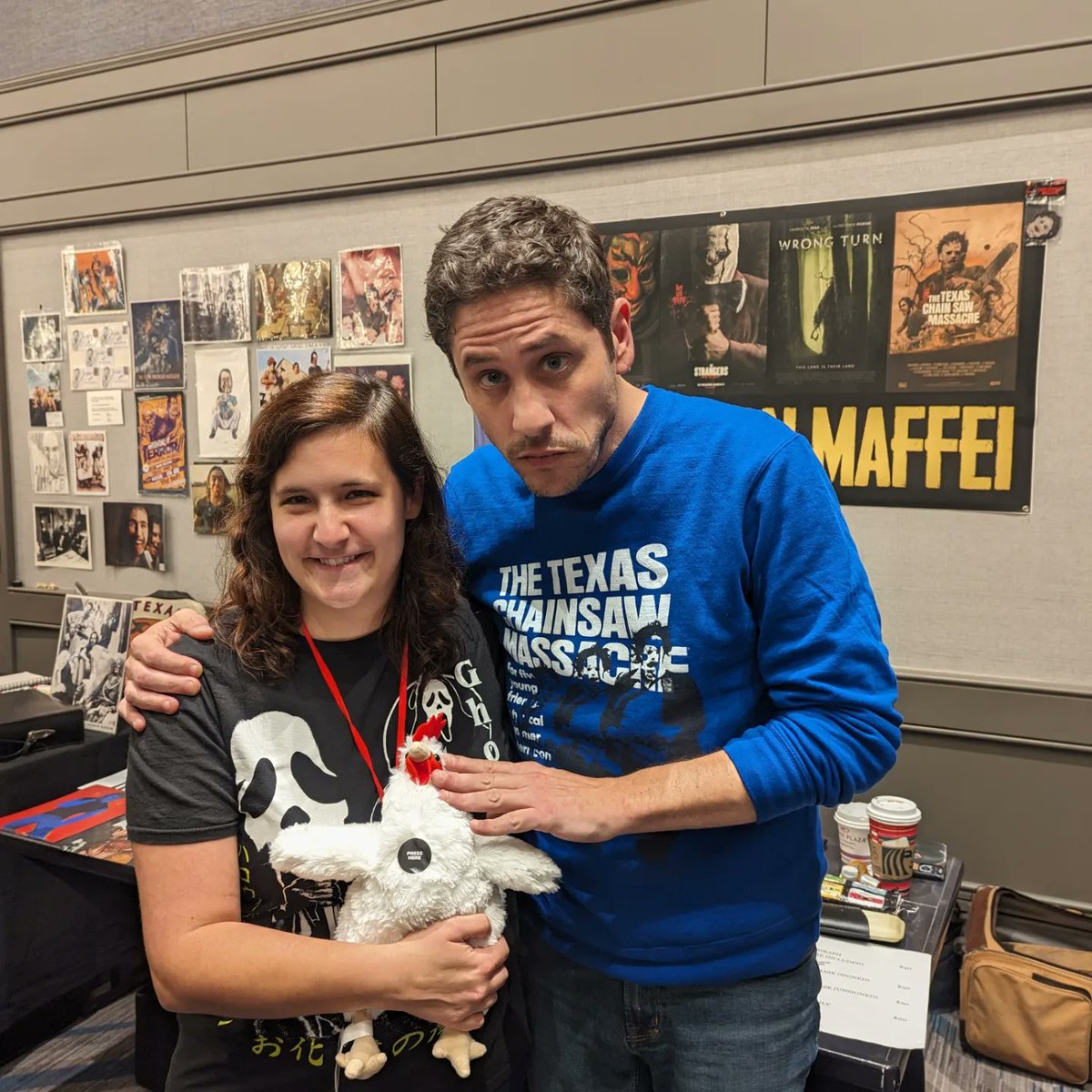 MaryGhost92's tweet image. @TXChainSawGame very own, @DamianMaffei at #MadMonsterPartyAtlanta! Nugget was very excited to see him! #TheTexasChainSawMassacreGame @fearthegun