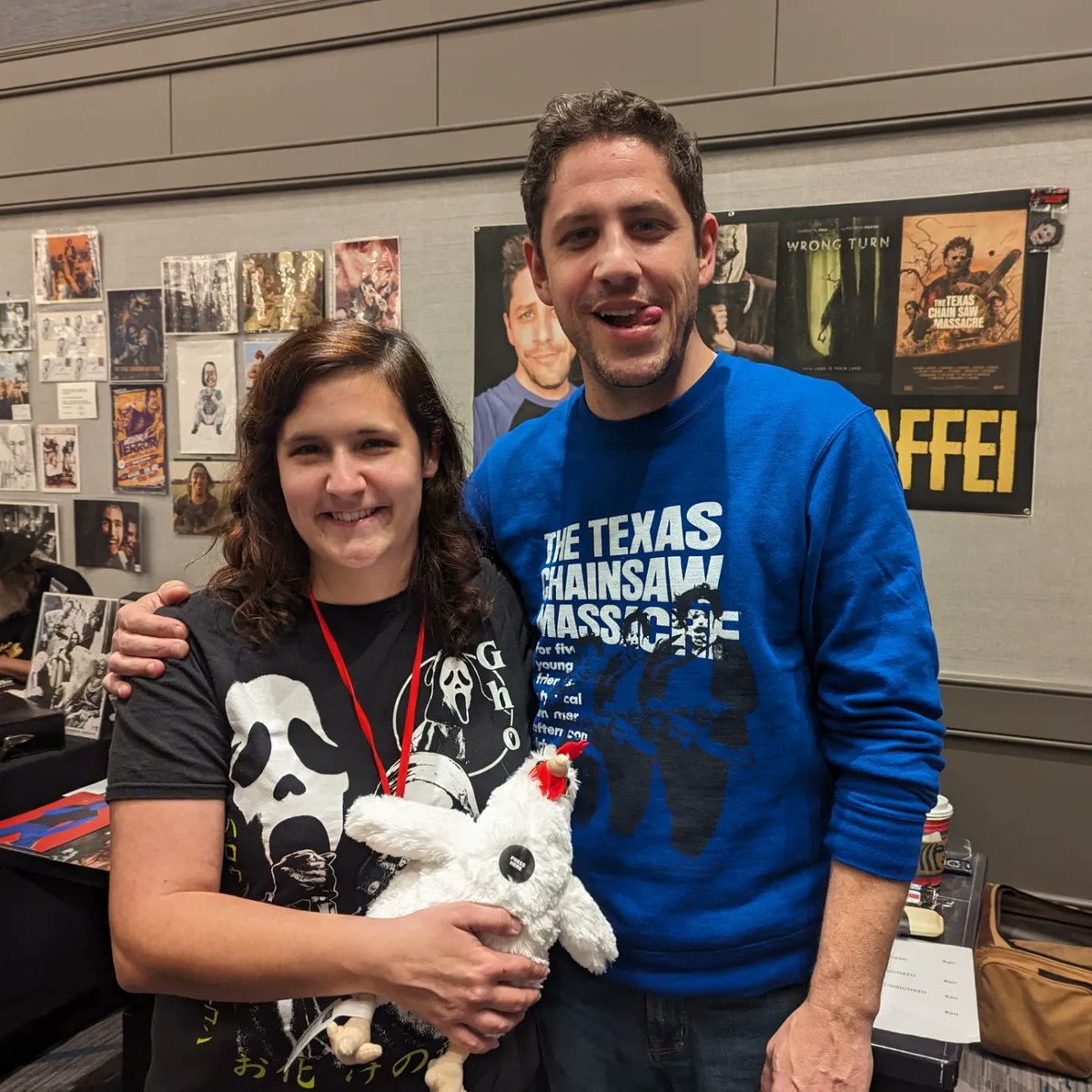MaryGhost92's tweet image. @TXChainSawGame very own, @DamianMaffei at #MadMonsterPartyAtlanta! Nugget was very excited to see him! #TheTexasChainSawMassacreGame @fearthegun